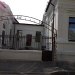 12 room House for sale in  Basarab / Kaufland area